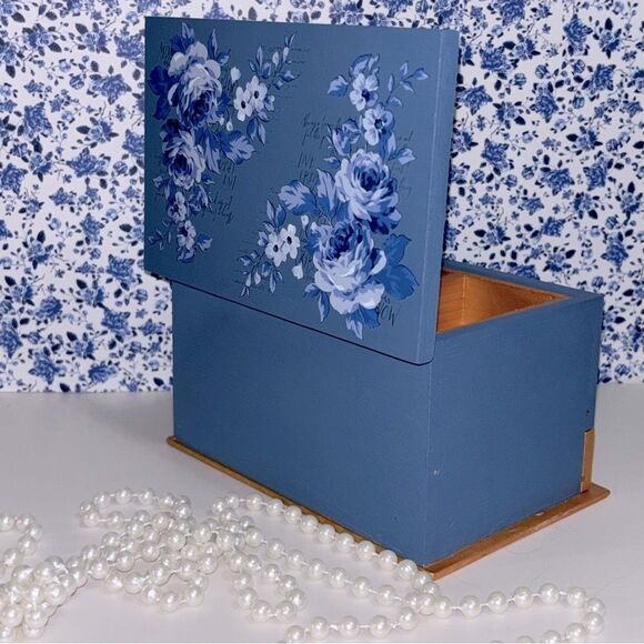 Beautiful Blue and Gold Hand Painted Jewelry Box - Picture 1 of 6